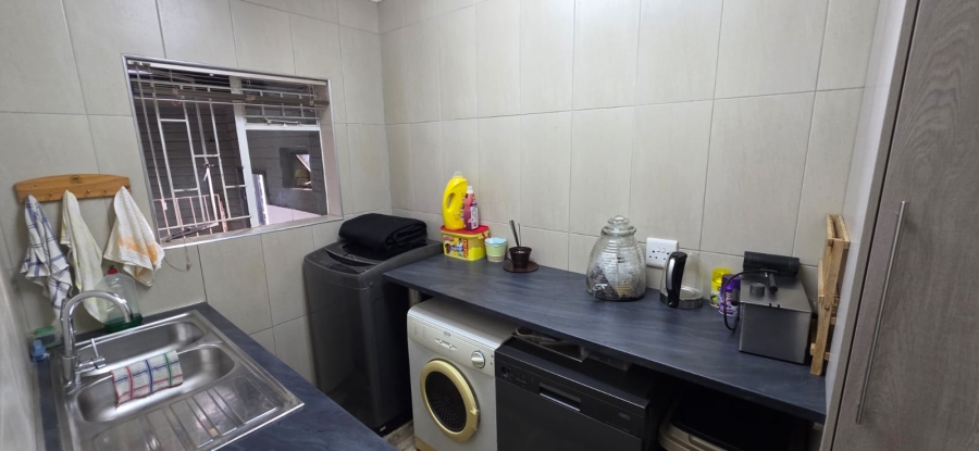 3 Bedroom Property for Sale in Flamwood North West